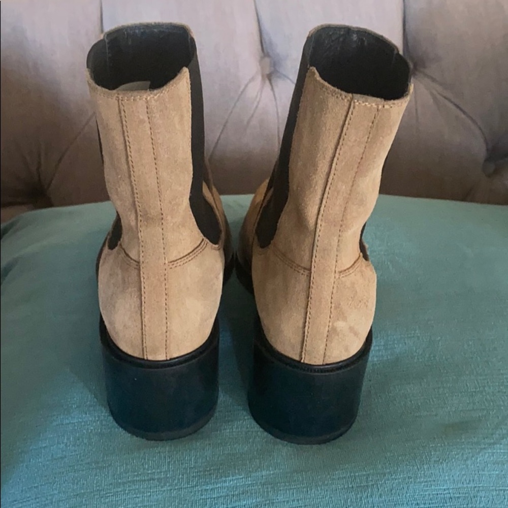 TOD’s tan ankle boot - Picture 7 of 9